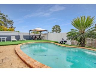 1-33 Tingira Close - Rainbow Beach, Gorgeous ocean views, swimming pool, air conditioning Guest house, Rainbow Beach - 2