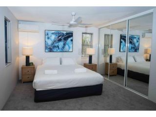 Byron Bay Accom Unit 1 46 Lawson Street, Byron Bay - Nautilus Apartment, Byron Bay - 3