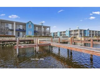 1 Bedroom Coastal Unit in Halls Head Apollo Quay Apartment, Mandurah - 2