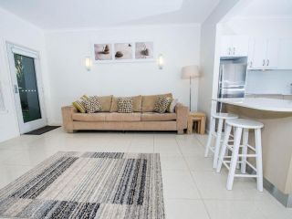 1 'Florida', 5 Lillian Street - 2 min walk to beach, shops & restaurants Guest house, Shoal Bay - 3