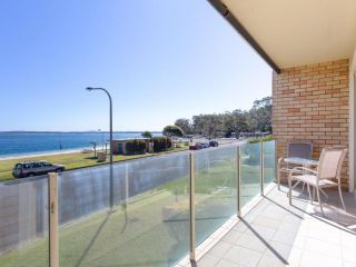 1 'Little Hut', 20 Kurrawa Close - Spectacular Water Views, NBN & Air Conditioned Apartment, Nelson Bay - 2