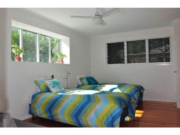 10 Double Island Drive - Modern family home, centrally located, swimming pool & outdoor area Guest house, Rainbow Beach - imaginea 14