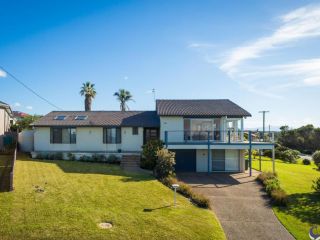 106 Ocean Parade Dalmeny Guest house, Dalmeny - 1