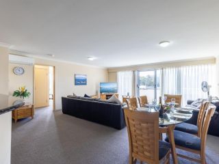 11 'Seashells', 21-23 Magnus Street - pool, lift, aircon Apartment, Nelson Bay - 1