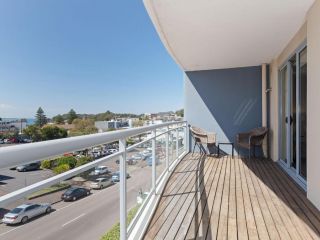 13 'Cote D'Azur', 61 Donald Street - Lovely unit with air con, pool, lift and WiFi Apartment, Nelson Bay - 1