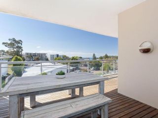 13 'Cote D'Azur', 61 Donald Street - Lovely unit with air con, pool, lift and WiFi Apartment, Nelson Bay - 4