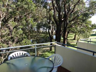 13' Mistral Court', 17 Mistral Close - walk across to Little Beach! Apartment, Nelson Bay - 1