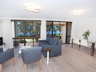 Beachport 14 - Newly Renovated 2 Bedroom Apt on Parkyn Parade with Aircon Apartment, Mooloolaba - 3