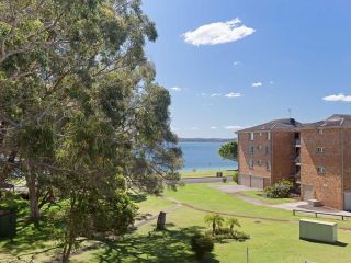 14 'Mistral Court' 17 Mistral Close - across the road from the beach Apartment, Nelson Bay - 2