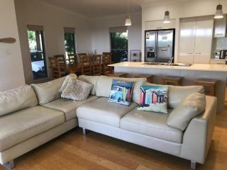 15 Esprit Drive - Rainbow Shores, Gorgeous, Modern Beach House Guest house, Rainbow Beach - 4