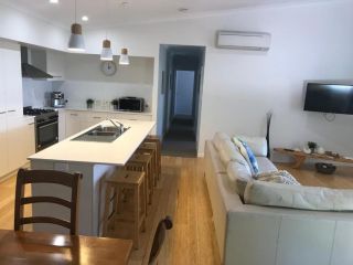 15 Esprit Drive - Rainbow Shores, Gorgeous, Modern Beach House Guest house, Rainbow Beach - 1