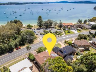 151 Sandy Point Road Large house with waterview air conditioning and WiFi Guest house, Corlette - 2