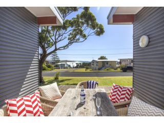 17 Highview Dr - Stunning Views Guest house, Burrill Lake - 1