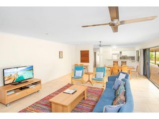 18 Naiad Court - Rainbow Shores, Modern Beach House, Walk to Beach Guest house, Rainbow Beach - 4