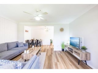 2/10 Catalina Close - Walk to Shoal Bay Beach Guest house, Shoal Bay - 4