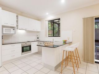 2/11a Christmas Bush Avenue - fantastic townhouse close to Dutchies Beach Guest house, Nelson Bay - 4