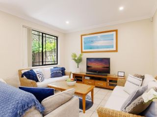 2/11a Christmas Bush Avenue - fantastic townhouse close to Dutchies Beach Guest house, Nelson Bay - 2