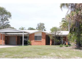 2-51 Carlo Road - Rainbow Beach - Pets welcome, Air conditioning, Walk to the shops Guest house, Rainbow Beach - 1