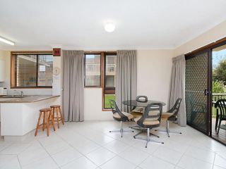 2/8 Banks Avenue - Easy walk to Tweed Heads Bowls club Apartment, Tweed Heads - 4