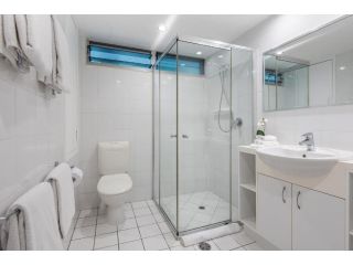 2 Bedroom Poinciana Lodge Apartment, Hamilton Island - 3