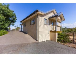 2 Bedroom Private Cabin in Garden Estate Apartment, Tasmania - 4