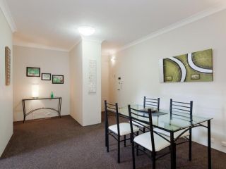 2 'Bronte Court' 17 Magnus Street - air con, complex pool and centrally located Apartment, Nelson Bay - 5