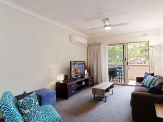 2 'Bronte Court' 17 Magnus Street - air con, complex pool and centrally located Apartment, Nelson Bay - 3