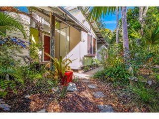 2 Naiad Court - Rainbow Shores - Pets welcome, wifi, walk to beach Guest house, Rainbow Beach - 2