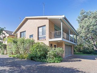 2 'Plattens' 15 Kurrawa Close - great duplex so close to the water Apartment, Nelson Bay - 2