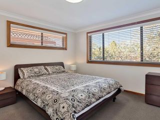 2 'Plattens' 15 Kurrawa Close - great duplex so close to the water Apartment, Nelson Bay - 5