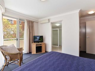 2 'Seashells' 21-23 Magnus Street - pool , lift , aircon Apartment, Nelson Bay - 1