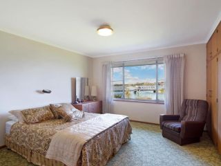 2 Water Crescent - Retro Haven Guest house, Kianga - 5