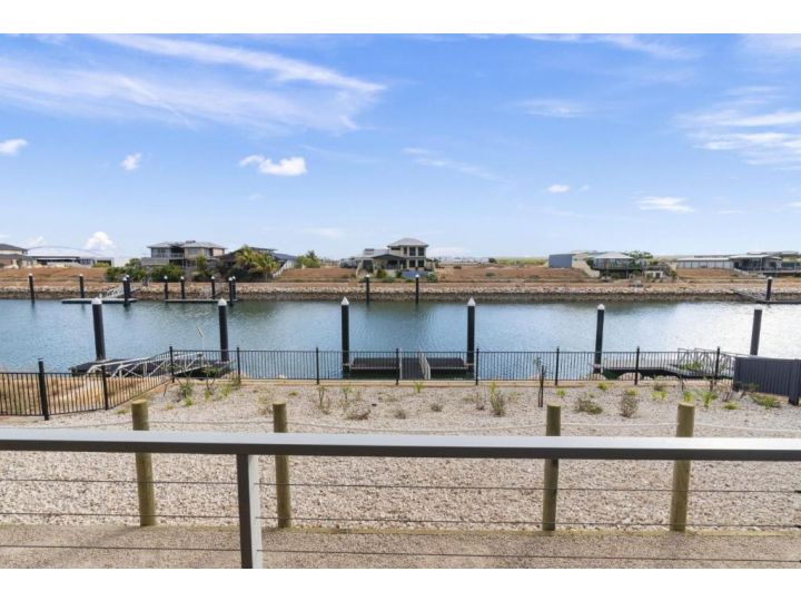 22 Kestrel Place- PRIVATE JETTY Guest house, Exmouth - imaginea 9