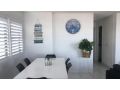 #24 K I G Heights, Kings Beach - Stunning Views Guest house, Caloundra - thumb 8