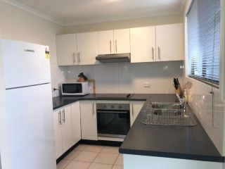 26 Rumbalara Avenue Rainbow Beach Aircon Walk To Beach Guest house, Rainbow Beach - 4