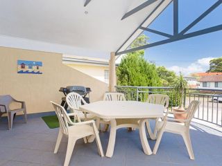 27a Christmas Bush Avenue - wifi, aircon, close to Dutchies Beach Guest house, Nelson Bay - 1