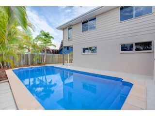 29 Cypress Avenue - Rainbow Beach, Close to the beach with a pool Guest house, Rainbow Beach - 1