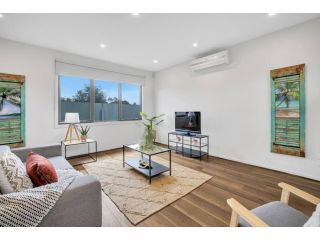 2Bedroom Tranquil Townhouse CLOSE TO CBD & AIRPORT Apartment, Melbourne - 5