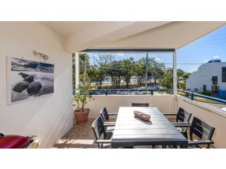 2nd Floor Unit with Water Views and Pool - Karoonda Sands, Bongaree Guest house, Bongaree - 2