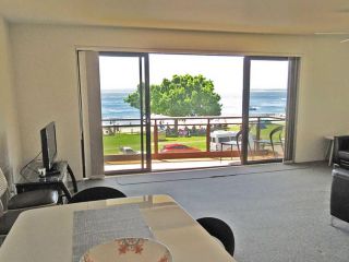 3 'Collendina', 19 Kurrawa Close - position and water views - WOW Apartment, Nelson Bay - 3