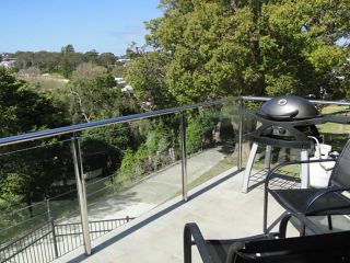 3 'Paradiso', 4 Laman Street - aircon, pool, heart of town, water views Apartment, Nelson Bay - 5