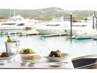 3 The Panorama Hamilton Island 2 Bedroom 2 Bathroom Ocean View Modern Apartment Apartment, Hamilton Island - 1