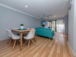 33 'Bay Parklands', 2 Gowrie Avenue - Air conditioning, Foxtel, Pool, Tennis Court, Spa Apartment, Shoal Bay - 5