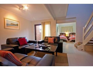 Byron Bay Accom Unit 4 63 Shirley Street, Byron Bay- Mango Tree Apartment, Byron Bay - 2