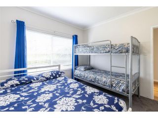 4 'Adriana', 83 Ronald Avenue - open plan living with backyard Apartment, Shoal Bay - 5