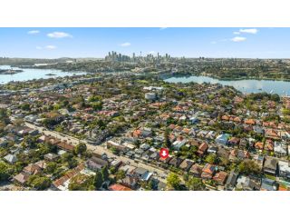 4 Bedroom house 500M to Drummoyne Bay Run Guest house, Sydney - 2