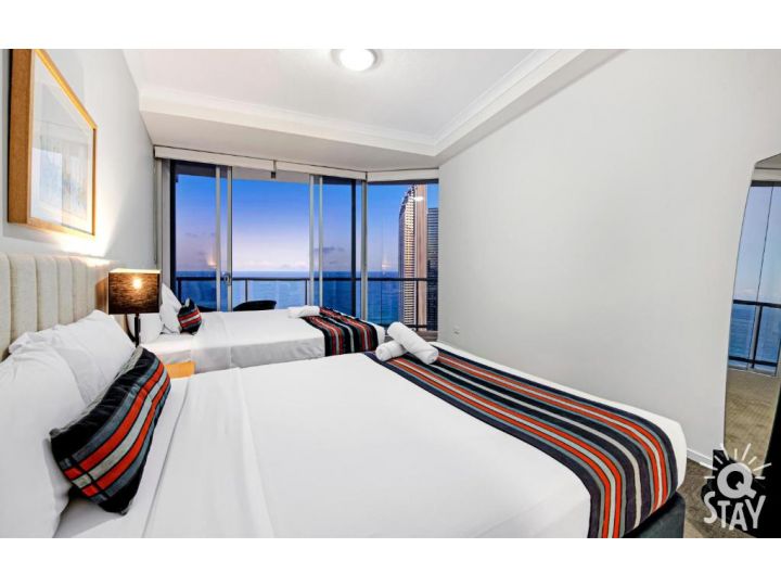 5 Bedroom Sub Penthouse HIGH FLOOR at Chevron Renaissance - Q Stay Apartment, Gold Coast - imaginea 8