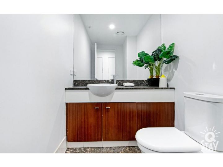 5 Bedroom Sub Penthouse HIGH FLOOR at Chevron Renaissance - Q Stay Apartment, Gold Coast - imaginea 15