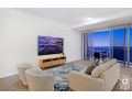 5 Bedroom Sub Penthouse HIGH FLOOR at Chevron Renaissance - Q Stay Apartment, Gold Coast - thumb 14