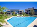 4 Bedroom Townhouse - Pool and Tennis Court Access Apartment, Torquay - thumb 2